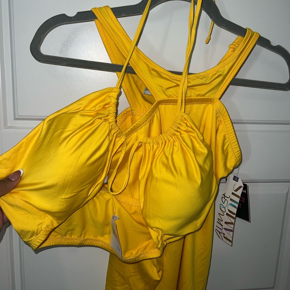 Two piece set yellow skirt with high waist cut out